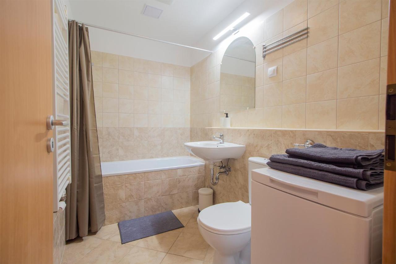 Corvin Modern Studio With Ac, Parking Apartment Budapesta Exterior foto